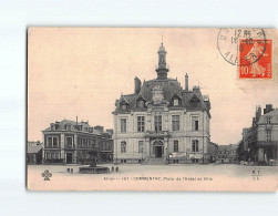 COMMENTRY : Place De L'Hôtel De Ville - état - Commentry
