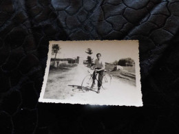 P-698,  Phots,  Jeune Hommes à Vélo, Haute-Loire, 1935 - Cycling