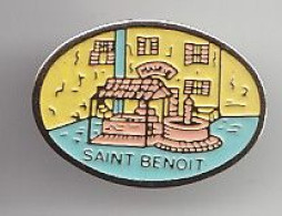 Pin's  Village De Saint Benoit Réf 2022 - Städte