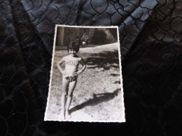 P-704 ,Photo, Petite Fille En Maillot De Bain, Aôut 1966 - Anonymous Persons