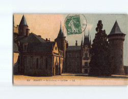 BUSSET : Le Château, La Cour - état - Andere & Zonder Classificatie