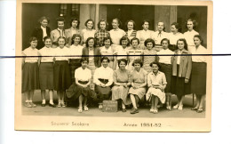 PHOTOGRAPHIE.. Photo De Classe . Collège Moderne Rue Mazenod ,  élèves Qui Posent Pour La Photo. 1951/52 - Anonymous Persons