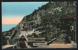 Cartolina Amalfi, Hotel Dei Cappuccini, Mönch In Kutte Mit Blick Aufs Meer  - Sonstige & Ohne Zuordnung