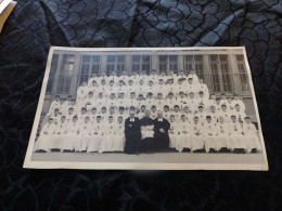 P-729 , Grande Photo De Communiant, Pensionnat  Notre Dame De France, Le Puy En Velay,  Circa 1960 - Personas Anónimos