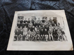 P-730 , Grande Photo De Classe, Pensionnat Notre Dame De France, Classe De Sixième, Le Puy En Velay, 1958-59 - Personas Anónimos