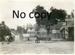 PHOTO ALLEMANDE - SOLDATS EN CORVEE A HAUDIVAL HAMEAU DE SERMAIZE PRES DE NOYON OISE - GUERRE 1914 1918 - War, Military