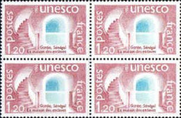 France Service N** Yv: 60 Mi:21 Unesco Gorée, Sénégal La Maison Des Esclaves (Bloc De 4) - Neufs