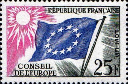 France Service N** Yv: 19 Mi:4 Drapeau Européen - Mint/Hinged