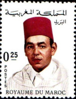 Maroc Poste N* Yv: 540 Mi 605 Hassan II Burnous (sans Gomme) - Maroc (1956-...)