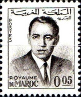 Maroc Poste N* Yv: 437 Mi:491 Hassan II (Trace De Charnière) - Marokko (1956-...)