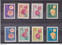 BULGARIE 1962 FLEURS, ROSES Yvert 1126-1133, Michel 1300-1307 NEUF** MNH Cote 12 Euros - Unused Stamps