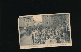 CPA 38 LE PEAGE-de-ROUSSILLON Isère - Place Du MARCHE Et La HALLE - - Roussillon