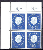 305 Heuss III 40 Pf Eck-Vbl. Ol ** Postfrisch - Unused Stamps
