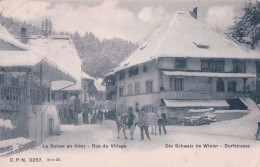 La Suisse En Hiver, Rue Du Village Animée, Simmental ?, Scène Alpestre (cpn 9257) - Sonstige & Ohne Zuordnung