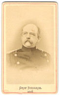Fotografie Unbekannter Fotograf Und Ort, Graf Otto Von Bismarck In Uniform  - Berühmtheiten