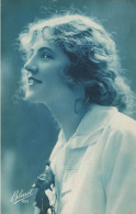 FANTAISIES - Profil Droit D'une Femme Souriante - Carte Postale Ancienne - Women