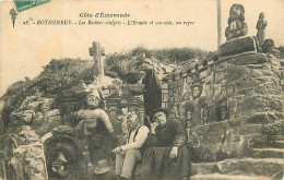 35 - Rothéneuf - Les Rochers Sculptés - L'Ermite Et Son Aide, Au Repos - Animée - Oblitération Ronde De 1914 - CPA - Voi - Rotheneuf
