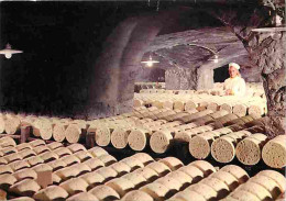 Metiers - Fromager - Fromages - Fromagerie - Roquefort Sur Soulzon - Une Cave De Roquefort Société - CPM - Voir Scans Re - Artigianato