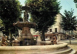 63 - Clermont Ferrand - La Fontaine De La Place Delille - Automobiles - CPM - Carte Neuve - Voir Scans Recto-Verso - Clermont Ferrand