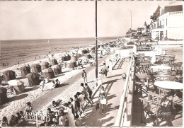 BLONVILLE-SUR-MER (14) La Plage Et Les Planches En 1963  CPSM GF - Autres & Non Classés