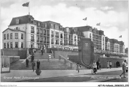 AGTP6-0430-HOLLANDE- SCHEVENINGEN - Grand Hotel - Monument 1914-1918 - Scheveningen