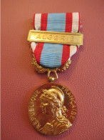 République Française/ Médaille Sécurité Et Maintien De L'Ordre/ ALGERIE/vers 1960-1980             MED510 - France