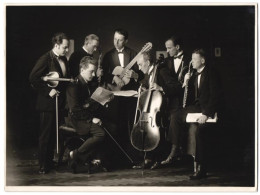 Fotografie Hermann Brühlmeyer, Baden Bei Wien, Alfred Ronndorf Gitarren-Virtuose Beim Spiel Mit Musiker Kollegen  - Famous People