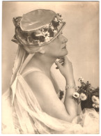 Fotografie Hermann Brühlmeyer, Baden Bei Wien, Portrait Schauspielerin Im Bühnenkostüm  - Berühmtheiten