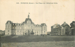 EVREUX . La Place De L'Hôtel De Ville - Evreux
