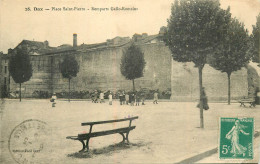 DAX . Place St-Pierre . Remparts Gallo-romains - Dax