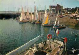 LA TRINITE SUR MER . Le Centre Nautique - La Trinite Sur Mer