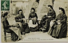 2399 -  Savoie -   TIGNES  :  LES DENTELLIERES   ASSISES    ( Rare)     édit. Pittier Annecy N° 852 - Autres & Non Classés