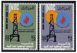 Iraq 648-649, Hinged. Mi 724-725. North Rumaila Oil Fields, 1972. Derick, Flame. - Iraq