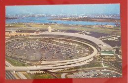 Uncirculated Postcard - USA - NY, NEW YORK CITY - ARRIVAL BUILDING, LAGUARDIA AIRPORT - Airports