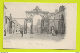 51 REIMS Porte De Paris Animée Vers 1904 Agents De Police ? VOIR DOS Non Séparé - Reims