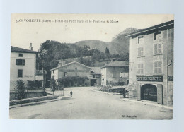 CPA - 38 - Voreppe - Hôtel Du Petit Paris Et Pont Sur La Roize - (Café Des Touristes) - Animée - Non Circulée - Voreppe