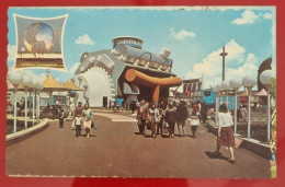 Uncirculated Postcard - USA - NY, NEW YORK WORLD'S FAIR 1964-65 - THIS IS CHRYSKER CORPORATION'S GIANT - Expositions