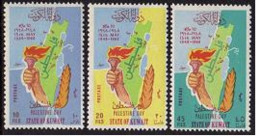 Kuwait 398-400, Lightly Hinged. Michel 392-394. Palestine Day, 1968. Map, Torch. - Koeweit