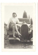 Photo Automobile Talbot ? Jeune Femme Au Jambes Croisées - Automobile