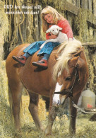 Horse - Cheval - Paard - Pferd - Cavallo - Cavalo - Caballo - Häst - Girl Holding Lamp - Paarden