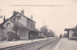La Courneuve - Aubervilliers - La Gare : Vue Intérieure - La Courneuve