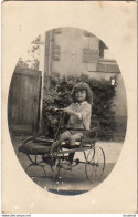 CARTE PHOTO   PIERROT 5 ANS SUR SON TRICYCLE  .........  Avec Ses Longs Cheveux Bouclés - Other & Unclassified