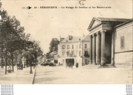 D24  PERIGUEUX    Le Palais De Justice Et Les Boulevards - Périgueux
