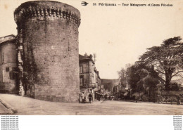 D24  PERIGUEUX    Tour Mataguerre Et Cours Fénelon - Périgueux