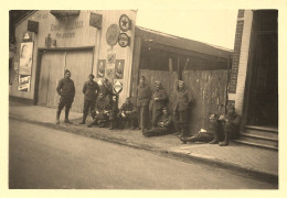 Sangatte * Garareg Automobiles Mécanicien Emile DELLIAUX * Auto Automobile Soldats * Photo Ancienne 9x6.2cm - Sangatte