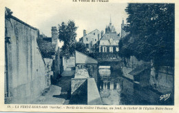 72 - LA FERTE BERNARD - Bords De La Rivière L'Huisne, Au Fond Le Clocher De L'Eglise - La Ferte Bernard