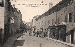 Bourg Madame * Rue , L'entrée Du Village , Côté Espagnol * Horlogerie Bijouterie * Automobile Voiture Ancienne - Andere & Zonder Classificatie