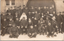 CARTE PHOTO MILITARIA  - Groupe De Soldats En Convalescences Et Infirmières - Altri & Non Classificati