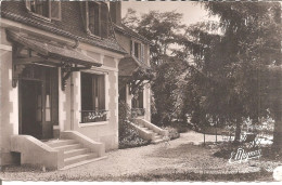 SOUGERES-sur-SINOTTE (89) Maison Familiale De Cure Du Petit-Pien - Façade Sur Le Parc   CPSM  PF - Andere & Zonder Classificatie