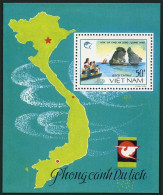 Viet Nam 1848,MNH. Michel 1913 Bl.60. Tourism 1988.Cleff Rocks.Boats. - Vietnam